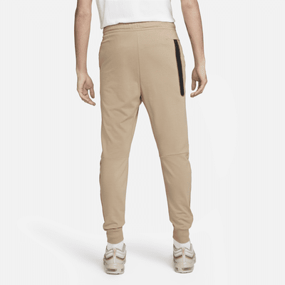 Pants de entrenamiento de ajuste slim para hombre Nike Sportswear Tech ...