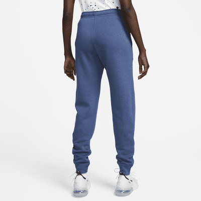 U.S. Club Fleece Women's Nike Mid-Rise Pants. Nike.com