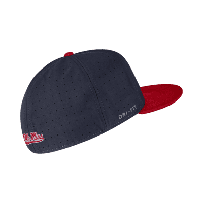 Gorro de béisbol ajustado Nike College Ole Miss