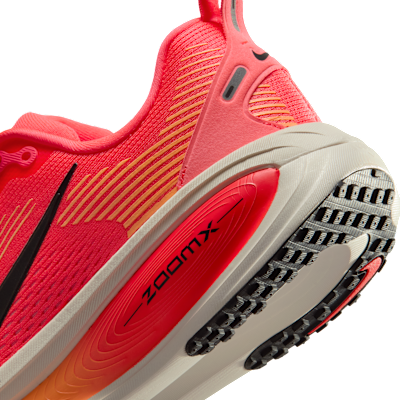 รองเท้าวิ่งโร้ดรันนิ่งผู้หญิง Nike Vomero 18