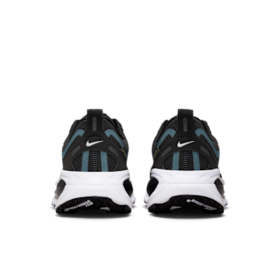 Scarpa impermeabile da running su strada con dettagli dal design rifrangente Nike Vomero 18 GORE-TEX – Donna