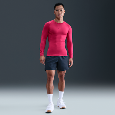 Nike Pro Men's Dri-FIT Dri-FIT Fitness-Longsleeve mit enger Passform für Herren