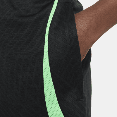 Shorts de fútbol de tejido Knit Nike Dri-FIT para niños talla grande ...