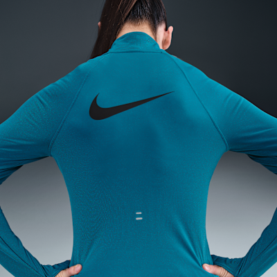 Playera de running Dri-FIT de cierre de 1/4 para mujer Nike Tempo Swoosh Run