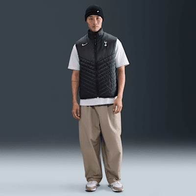 Tottenham Hotspur Windrunner Men's Nike Therma-FIT Football Midweight Puffer Gilet