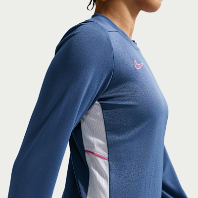 Playera de fútbol de manga larga de cuello redondo Dri-FIT para mujer Nike Academy