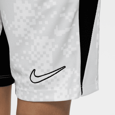 Nike Academy Pro Older Kids' Dri-FIT Football Shorts