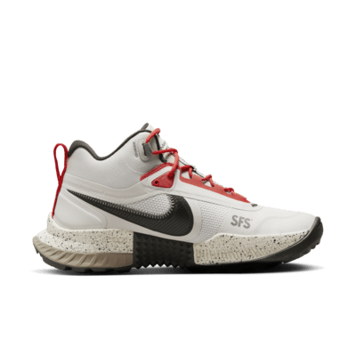 Tenis para el aire libre Elite para hombre Nike React SFB Carbon