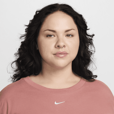 Nike Sportswear Essential Women's T-Shirt (Plus Size)