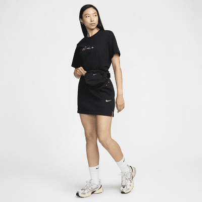 Nike Sportswear 女款 T 恤