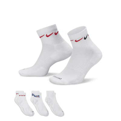 Κάλτσες προπόνησης μέχρι τον αστράγαλο Nike Everyday Plus Cushioned (τρία ζευγάρια)