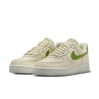 Nike Air Force 1 '07 SE Suede Damenschuh