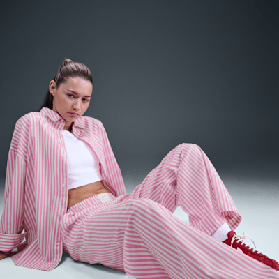 Pants rayados holgados de tiro medio para mujer Nike Sportswear Chill Poplin