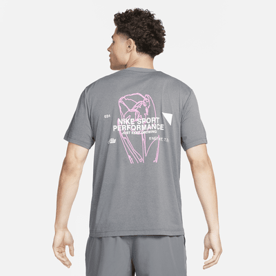 Camisola versátil de manga curta Dri-FIT UV Nike Hyverse para homem