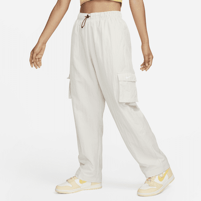 Nike Sportswear Essential Women's High-Rise Woven Cargo Trousers