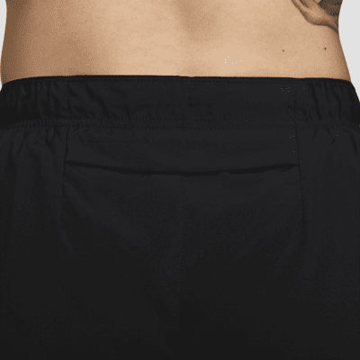 Nike Challenger Swoosh Dri-FIT hardloopshorts voor heren (13 cm)