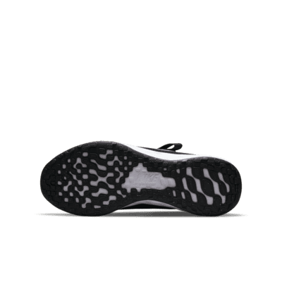 Nike Revolution 6 FlyEase könnyen fel- és levehető országúti futócipő nagyobb gyerekeknek