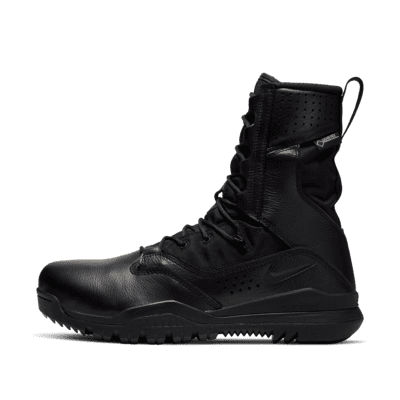 nike acg steel toe boots