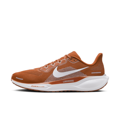 Tenis de correr en pavimento universitarios Nike para hombre Texas Pegasus 41