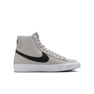 รองเท้าเด็กโต Nike Blazer Mid '77