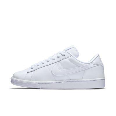 white nike tennis court shoes