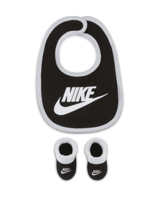 Детские ботинки Nike Baby (0-6M) Bib and Booties Set