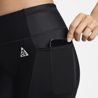 Shorts de ciclismo Dri-FIT ADV de tiro medio de 18 cm con bolsillos para mujer Nike ACG "White Rapids"