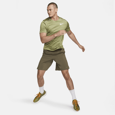 Shorts versátiles sin forro Dri-FIT de 23 cm para hombre Nike Unlimited