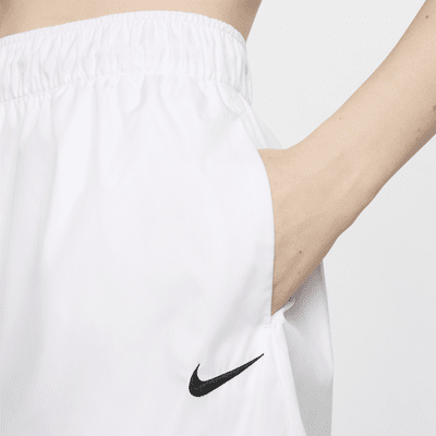 Shorts Repel de tiro medio para mujer Nike Sportswear Essentials