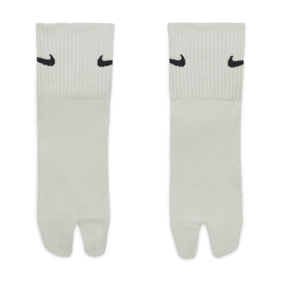 Nike Everyday Plus Lightweight Ankle Split-Toe Socks. Nike SK