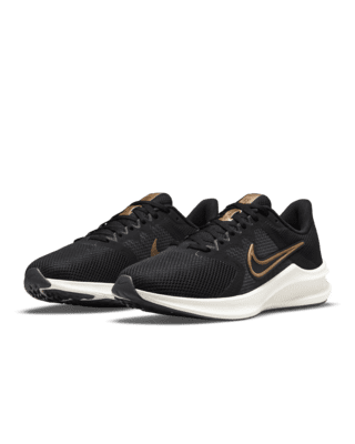 black nike running sneakers womens