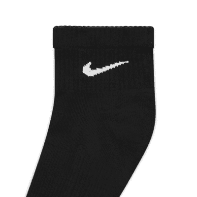 Nike Everyday Plus Cushioned Training Ankle Socks (3 Pairs). Nike CZ