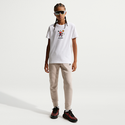 Nike Sportswear Older Kids' T-Shirt