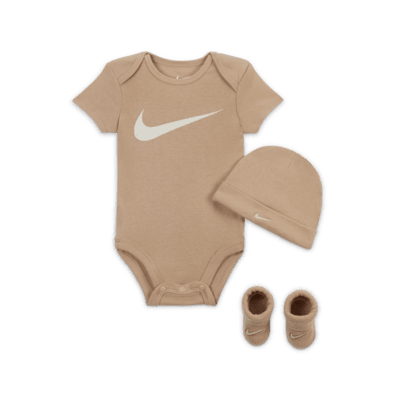 Nike Baby (0-6M) 8-Piece Boxed Gift Set