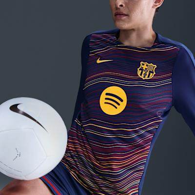 FC Barcelona Strike İç Saha Nike Dri-FIT Maç Öncesi Crew Yakalı Kadın Futbol Üstü