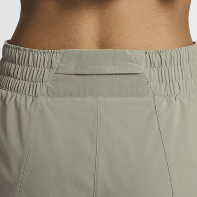 Shorts con forro de ropa interior Dri-FIT de tiro medio de 8 cm para mujer Nike One