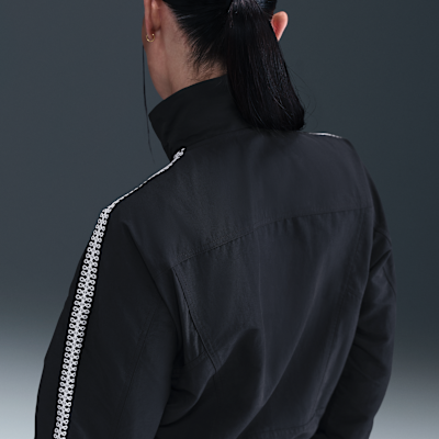 เสื้อแจ็คเก็ตผ้าทอผู้หญิง Repel Nike Sportswear