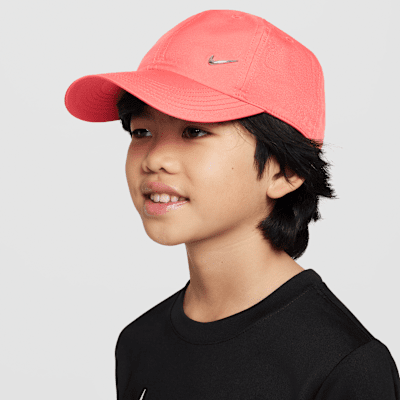 Nike Dri-FIT Club unstrukturierte Metall-Swoosh-Cap für Kinder