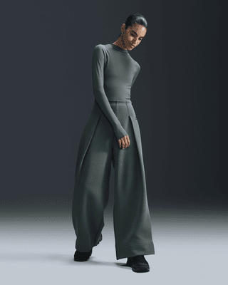 Женские  Nike Sportswear Tech Fleece High-Waisted Pleated Pants