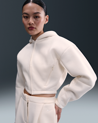 Nike Sportswear｜為造型增添立體感，－凌雲運動用品