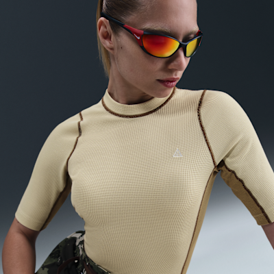 Capa base Dri-FIT ADV con protección UV para mujer Nike ACG "Chinati"