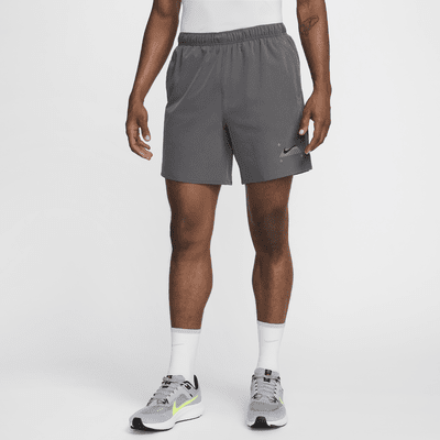 Nike Challenger fôret shorts til herre (18 cm)