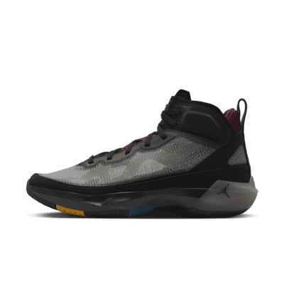 Air Jordan XXXVII Basketbalschoenen. Nike BE