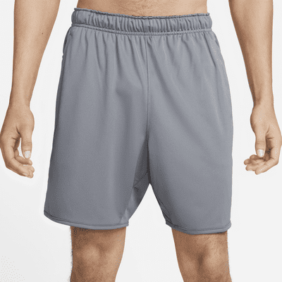 Shorts versátiles sin forro Dri-FIT de 18 cm para hombre Nike Totality