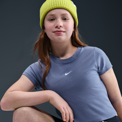 Nike Sportswear Older Kids' (Girls') Cropped T-Shirt