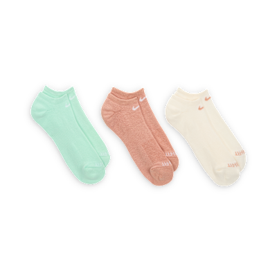 Calcetines de entrenamiento ocultos, con
amortiguación, Nike Everyday Plus (3
pares)