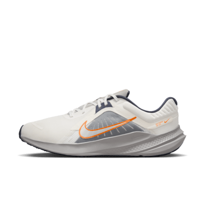 Tenis de correr en pavimento para hombre Nike Quest 5