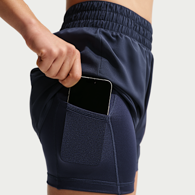 Γυναικείο ψηλόμεσο σορτς Dri-FIT 2 σε 1 Nike One 8 cm