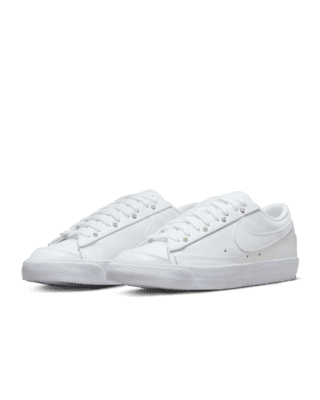 nike blazer low se lx