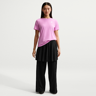 Nike Sportswear Club Essentials Women's T-Shirt